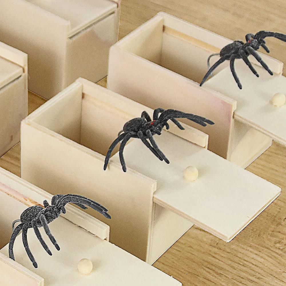 Wooden Prank Trick Toy Simulation Spider Wooden Box Spoof Insect Scare Spider Box Friend Funny Play Joke Small Wooden Box