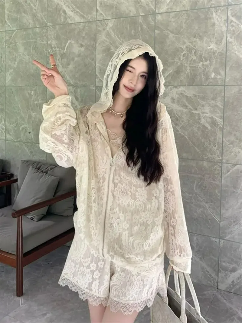 

Новые летние комплекты из 2 предметов. Женские наряды. Высококачественные кружевные свободные топы для похудения и модные шорты. Маленькие комплекты в ароматном стиле.