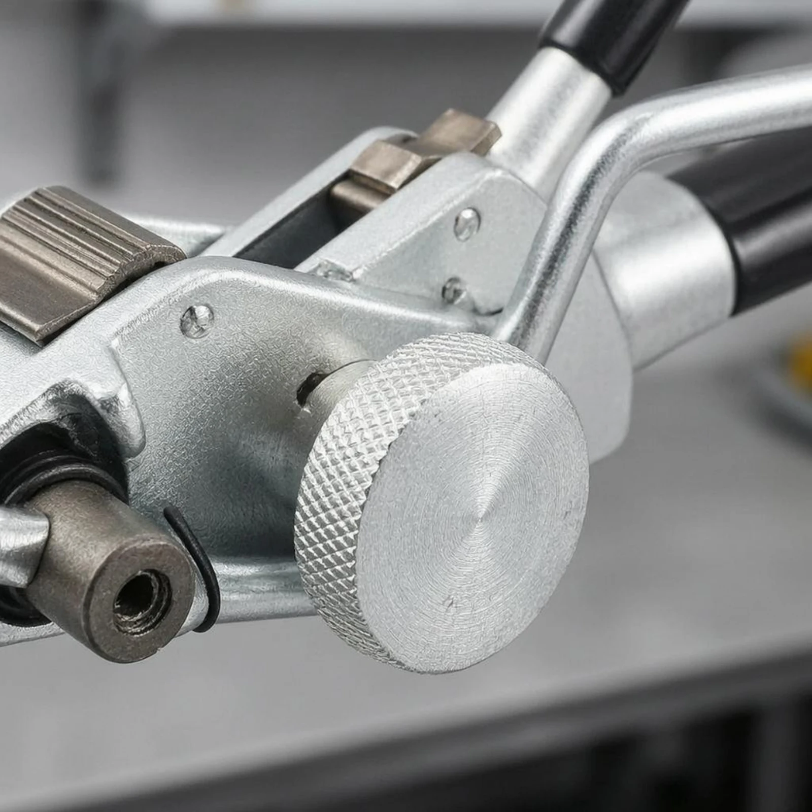 

Stainless Steel Strapping Tool Ratcheting Steel Strapping Tensioner Ratchet Banding Tool Adjustable Knob Metal Banding Cutter