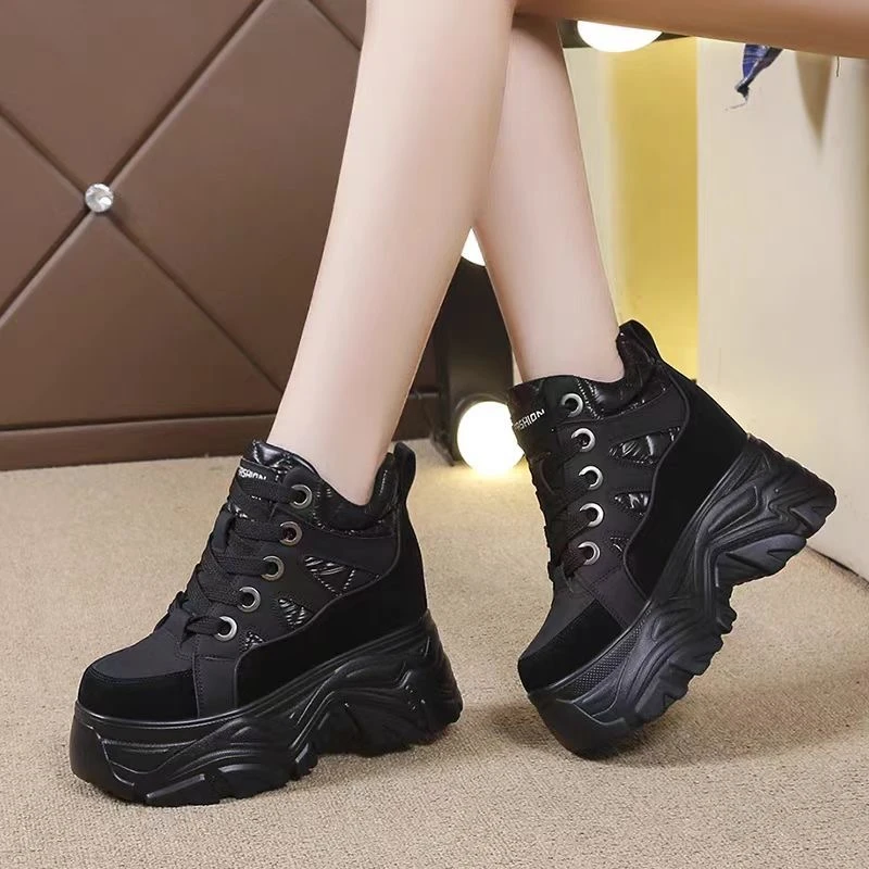 Winter Outdoor Plush Warm and Casual Womens Sports Shoes with Anti Slip Wear-resistant Shock-absorbing Black/khaki Low Top Shoes