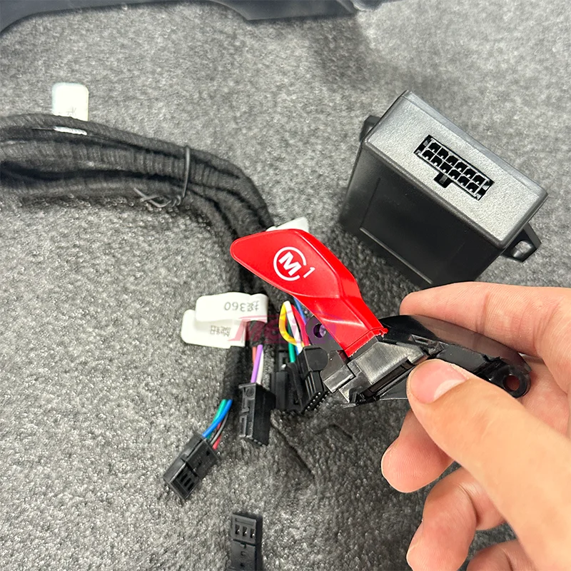 Suitable for BMW F40 F44 G42 G20 G22 G26 G28 G29 G80 82 series steering wheel M1M2 button switch mode M sport button modificatio