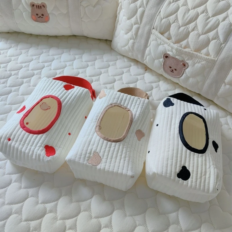 Bear Designings รถเข็นเด็กแขวนถุงเช็ดเปียก ปักหมี Wet Wipe Bag เข้าถึงได้ง่าย Baby Essential สำหรับกิจกรรมกลางแจ้ง