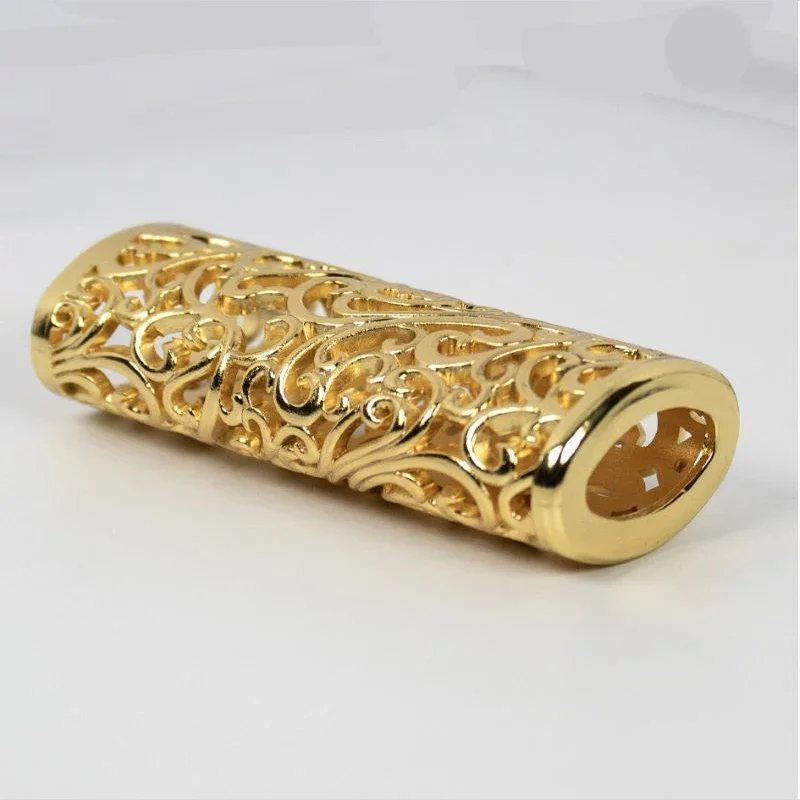 Retro Metal Lighter Case with Hollow Out Design, Sleeve Cover, Ideal Gift for Smokers and Collectors