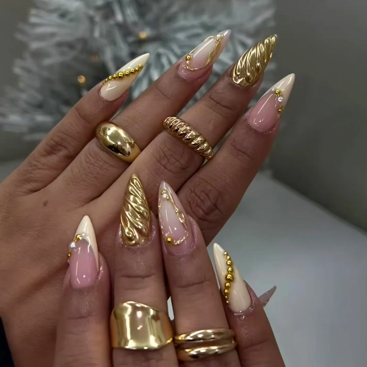 24pcs White French Fake Nail Bow Lines Design Nails Set Press on Glitter Rhinestone Short Almond False Nails Tip Sliver Manicure