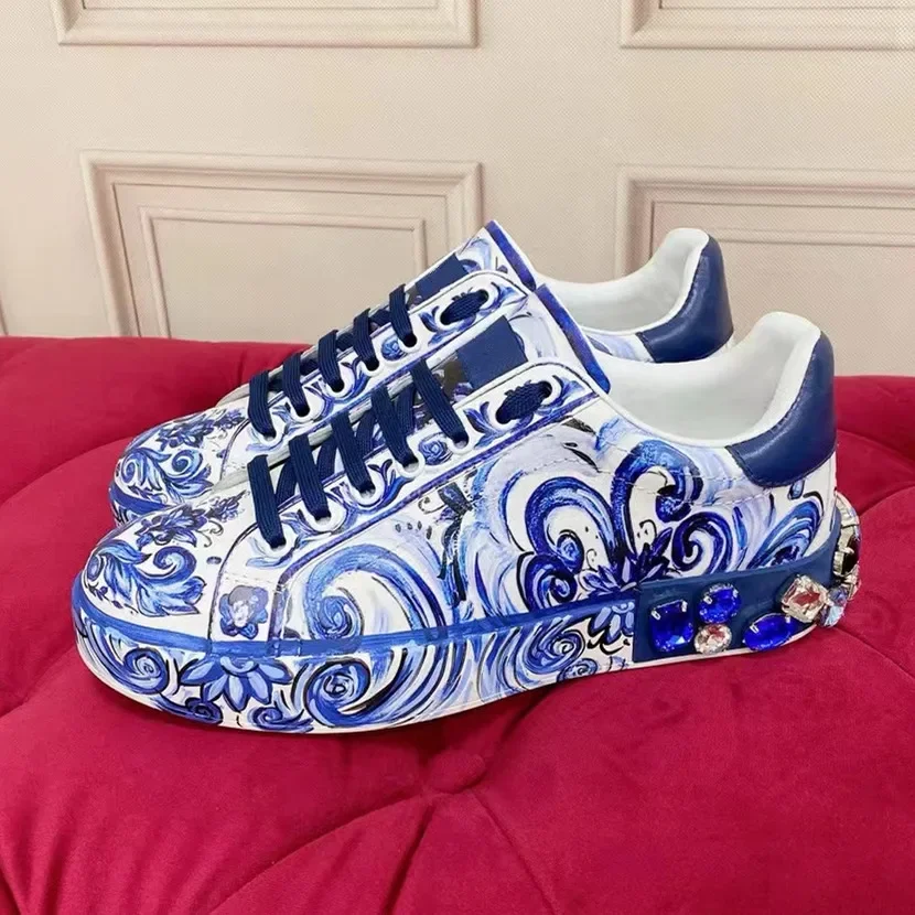 

High Quality Luxury Brand Leather Men's and Women's Shoes, Painted Graffiti, Low Top Crystal Flat Bottom Casual Sports Board Sho