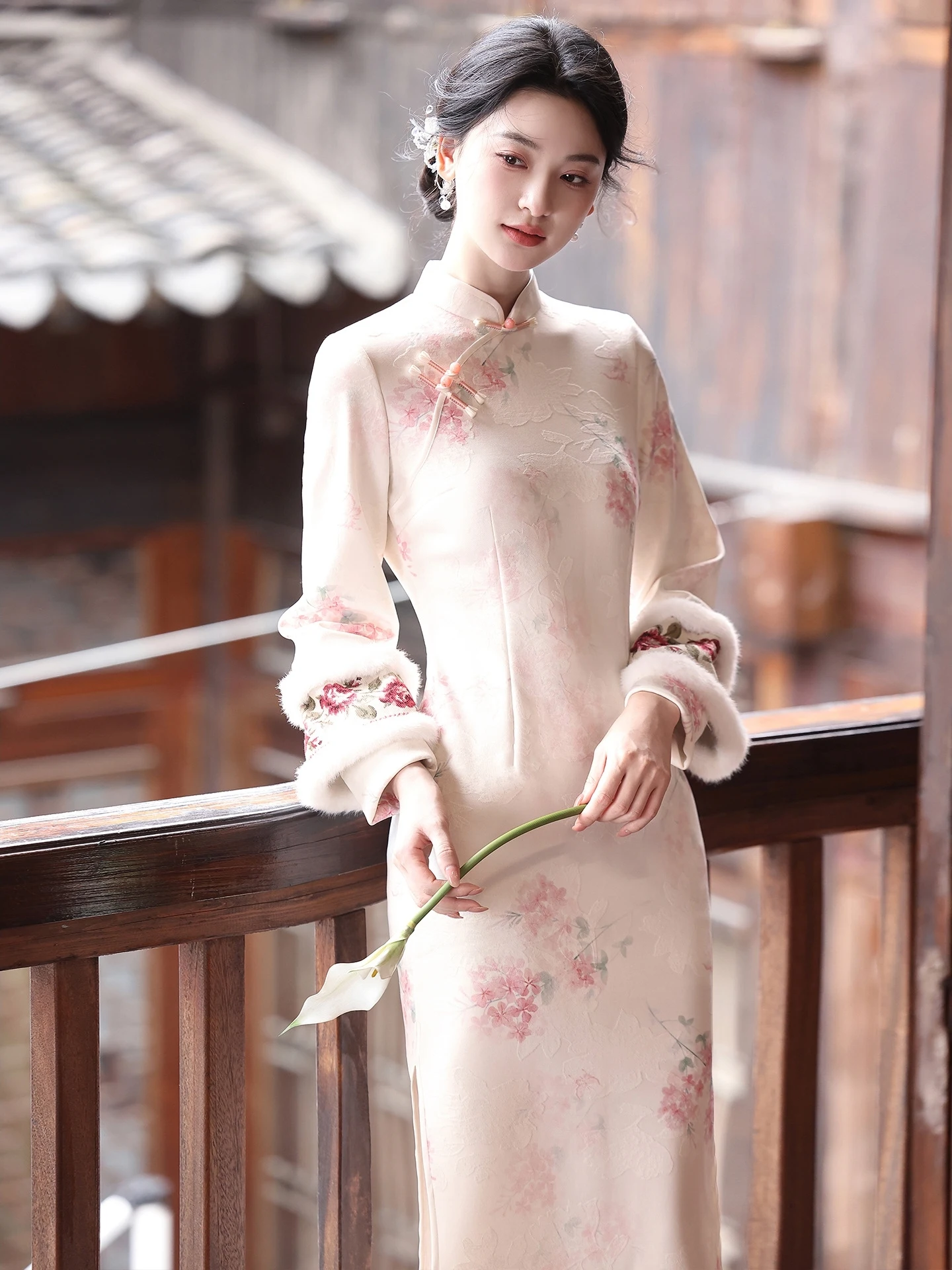 

Ele Pink Fce Lined Young Sle High Slit Daily Wear Chinese Traditional Long Dr Beautifully Hand Embroidered