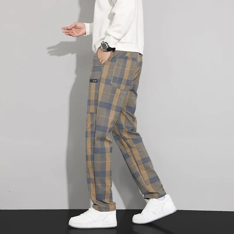 2025 New Plaid Harem Pantaloni casual versatili Pantaloni dritti a sei tasche da uomo Autunno e inverno Pantaloni cargo spessi di grandi dimensioni