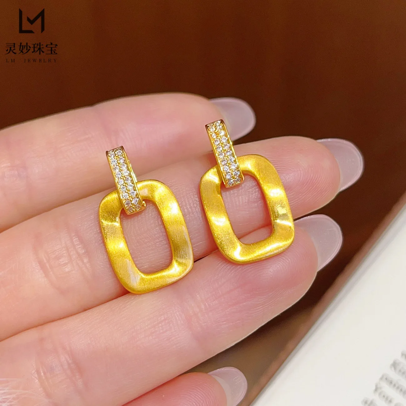 

Delicate Slim Square Diamond Velvet Stud Earrings For Women 24K Gold AU999, Flatter ears with gentle charm