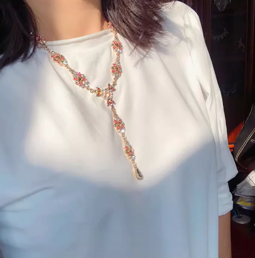 

Foreign trade jewelry retro palace style Super Flash water drop Y-shaped necklace feminine long