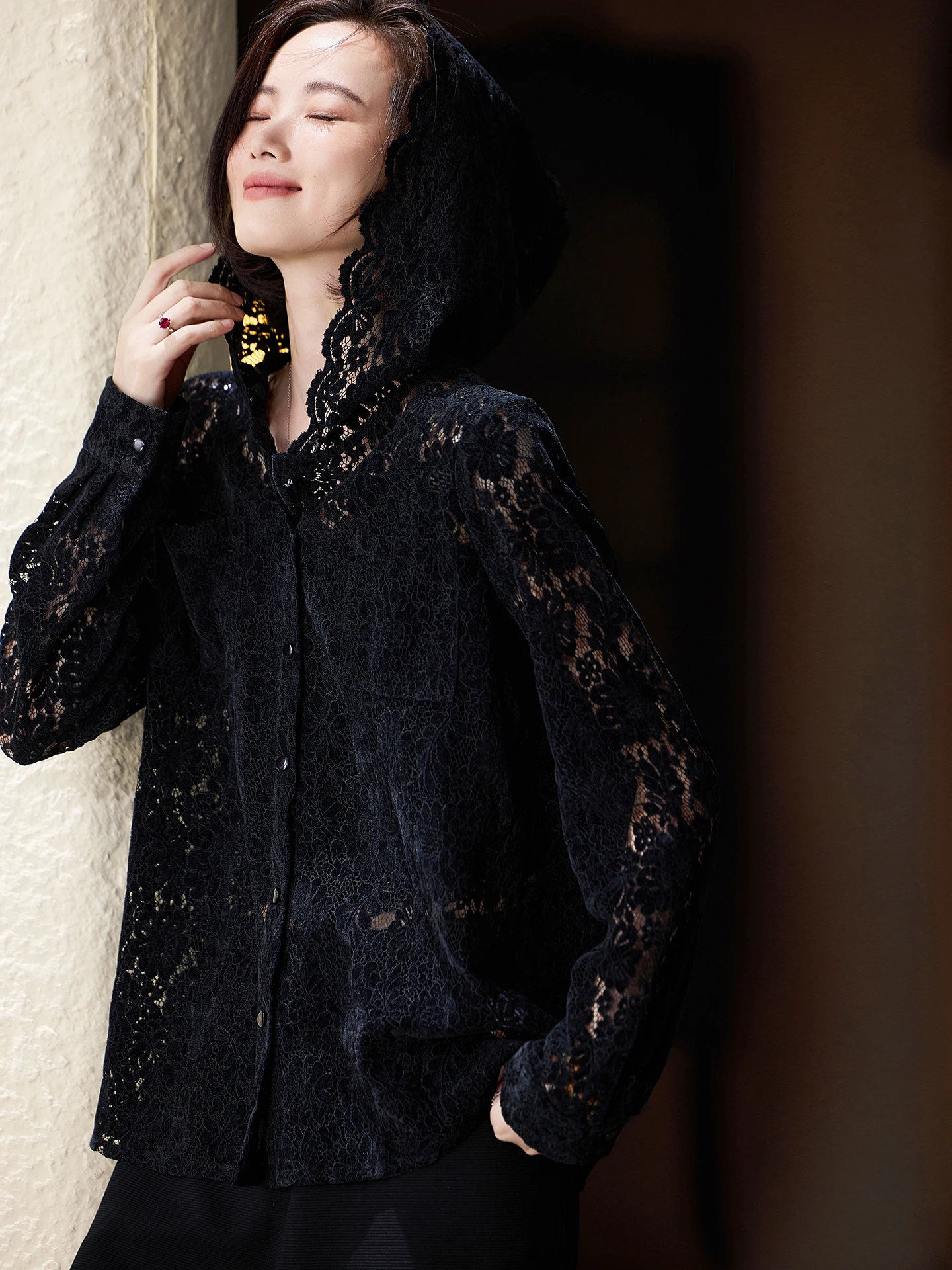 

Loose Fit Long Sve Lace irt Women's Street Sle Hooded Casual Top plus Size Faionable Outerwear for Autumn