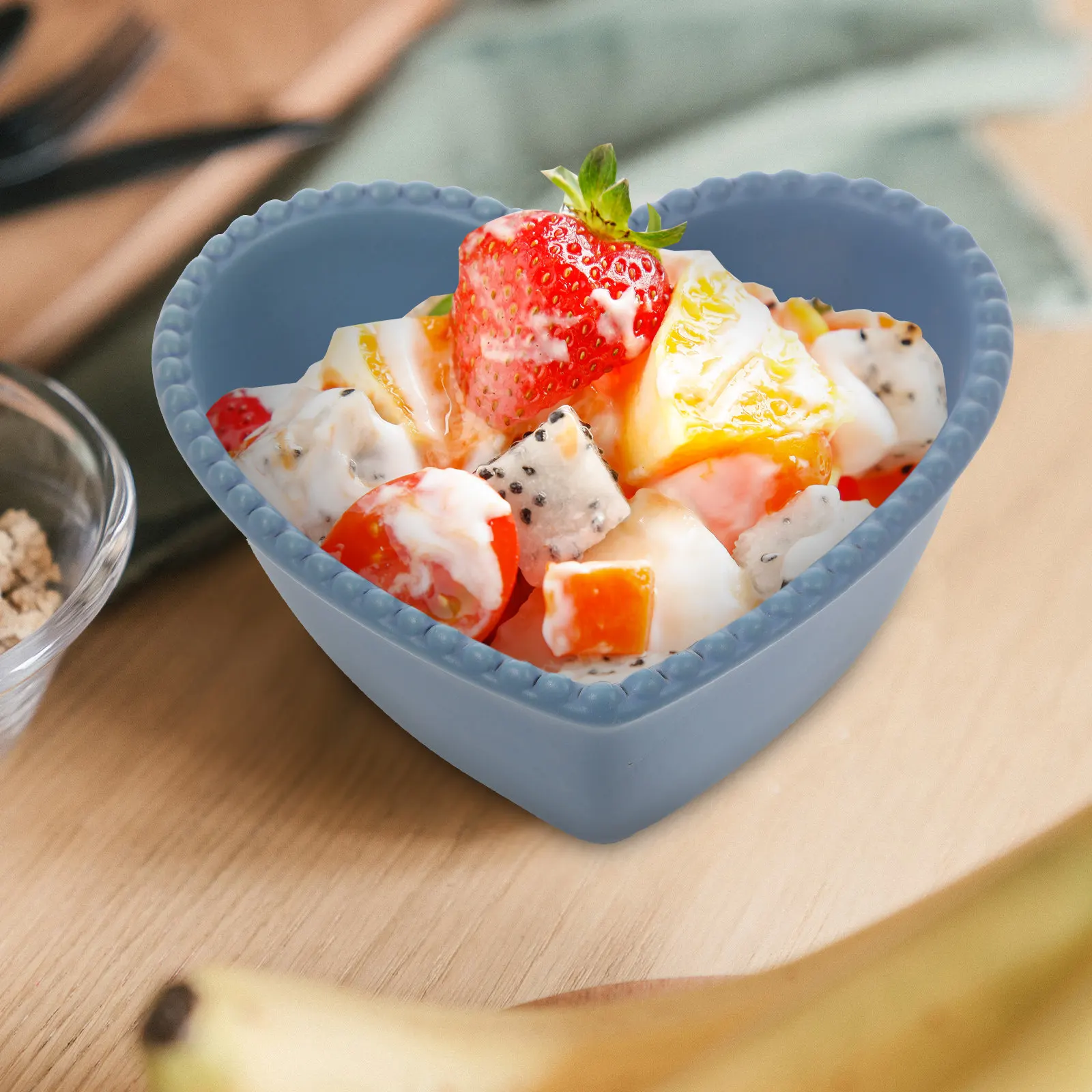 Light Blue Heart Shaped Ceramics Bowl Creative Dessert Salad Fruit Serving Bowl for Home Kitchen Restaurant Use