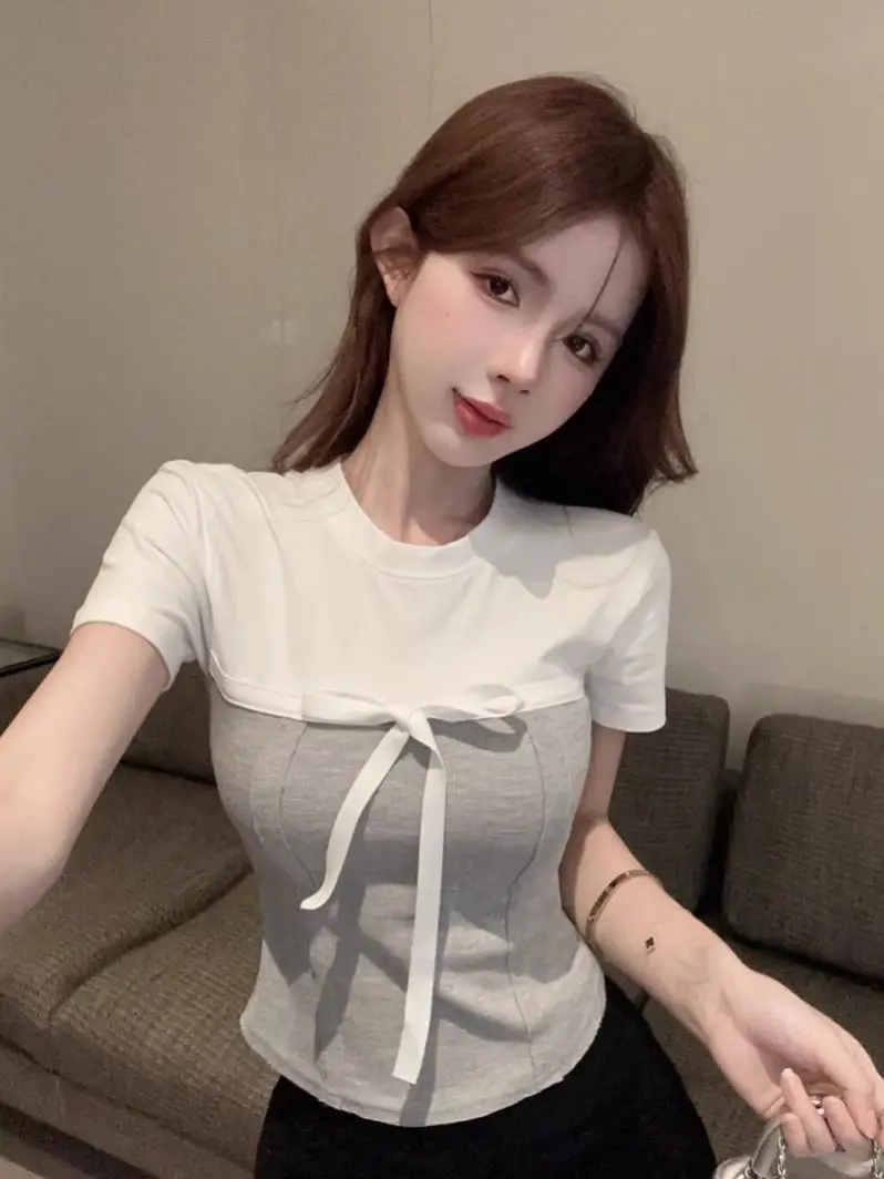 컬러 블록 스플라이싱 밀착형 탑이 있는 여성용 여름 디자인 라운드 넥 반소매 티셔츠