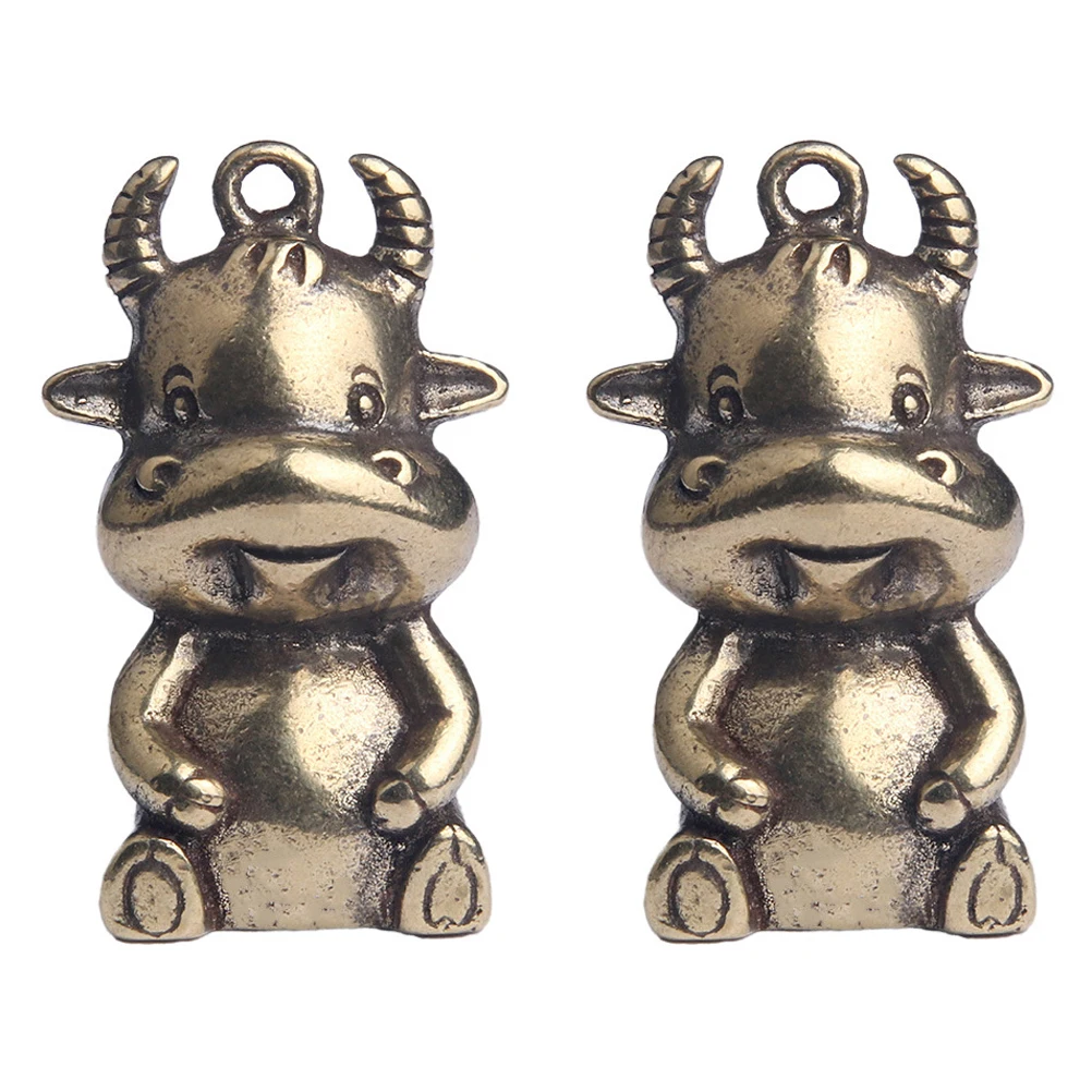 

2pcs Copper Bull Ornament Brass Craft Small Desktop Decor DIY Ox Key Chain Cow Sculpture Pendants Holstein Decor