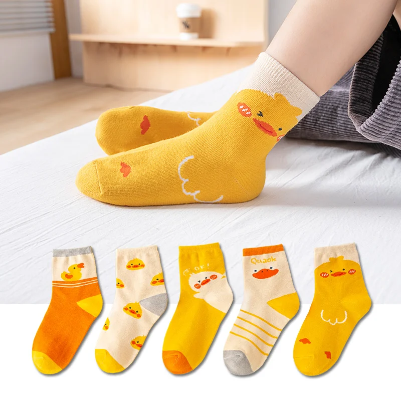 5 pairs of autumn and winter children\'s short socks cute yellow duck cartoon breathable boys and girls mid tube socks