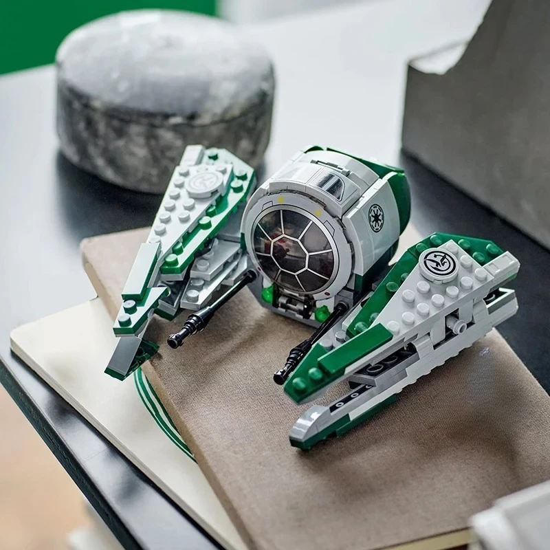 Blocs de construction Starfighter Jedi de Yoda, vaisseau spatial avec 2 figurines, briques à assembler, jouet cadeau pour enfants, 262 pièces