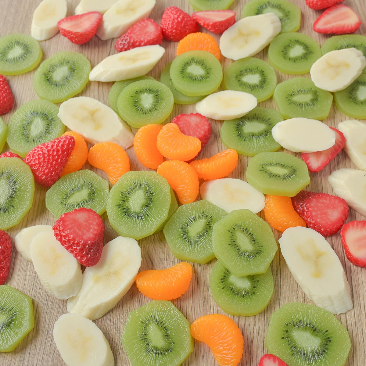 6 Stück Realistische Künstliche Fruchtscheiben - Simulierte Orange, Kiwi, Erdbeere, Banane als Requisiten für Küchendekoration & Fotografie – Detail 11