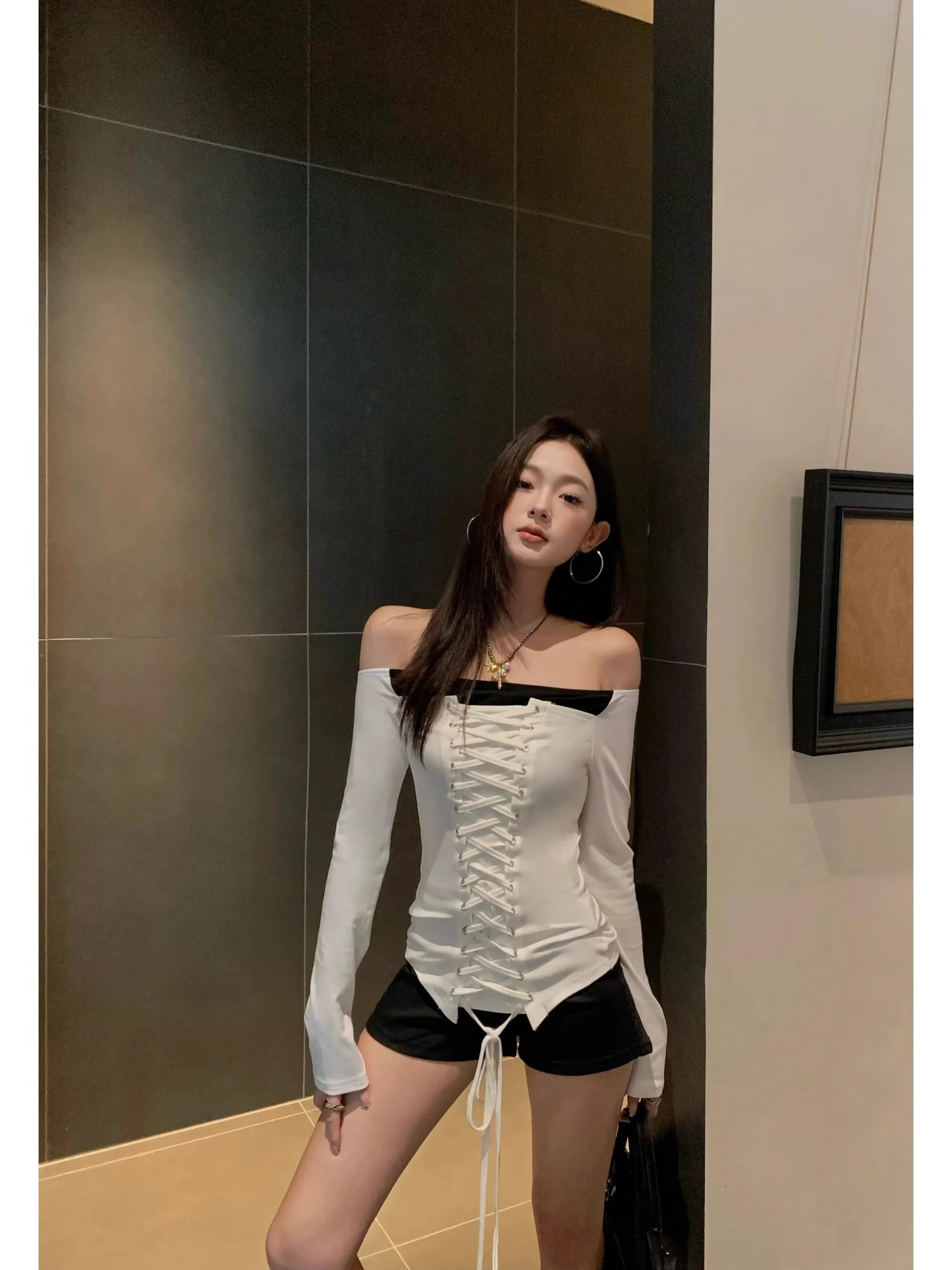 

Свитера, джемперы, пуловеры, женские милые витые плечи, ресторан, ужин, свидание, ночь, романтика, элегантный, женский, осенний, нарядный