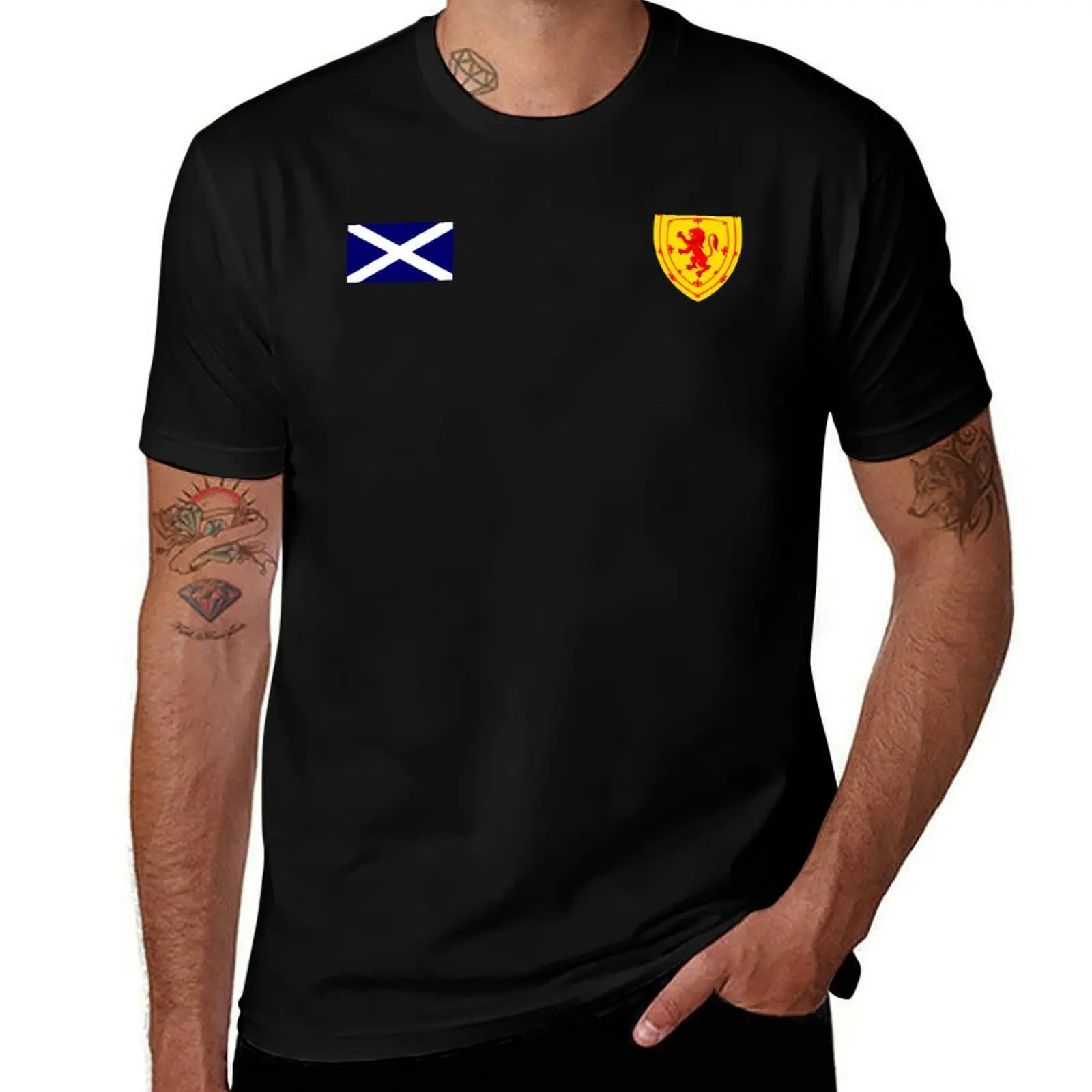 

Scotland Flag with Coat of Arms Shield T-Shirt man t shirt cotton man t shirt luxury t shirts for man cotton funny T-Shirt