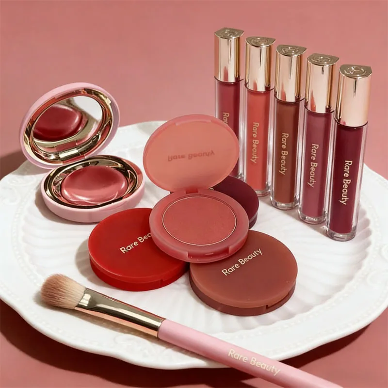 Rare Beauty Soft Pinch Matte Bouncy Blush, Blush liquide, Baume à lèvres Stay Vulnerable Glossy, Maquillage longue tenue, Texture mate naturelle
