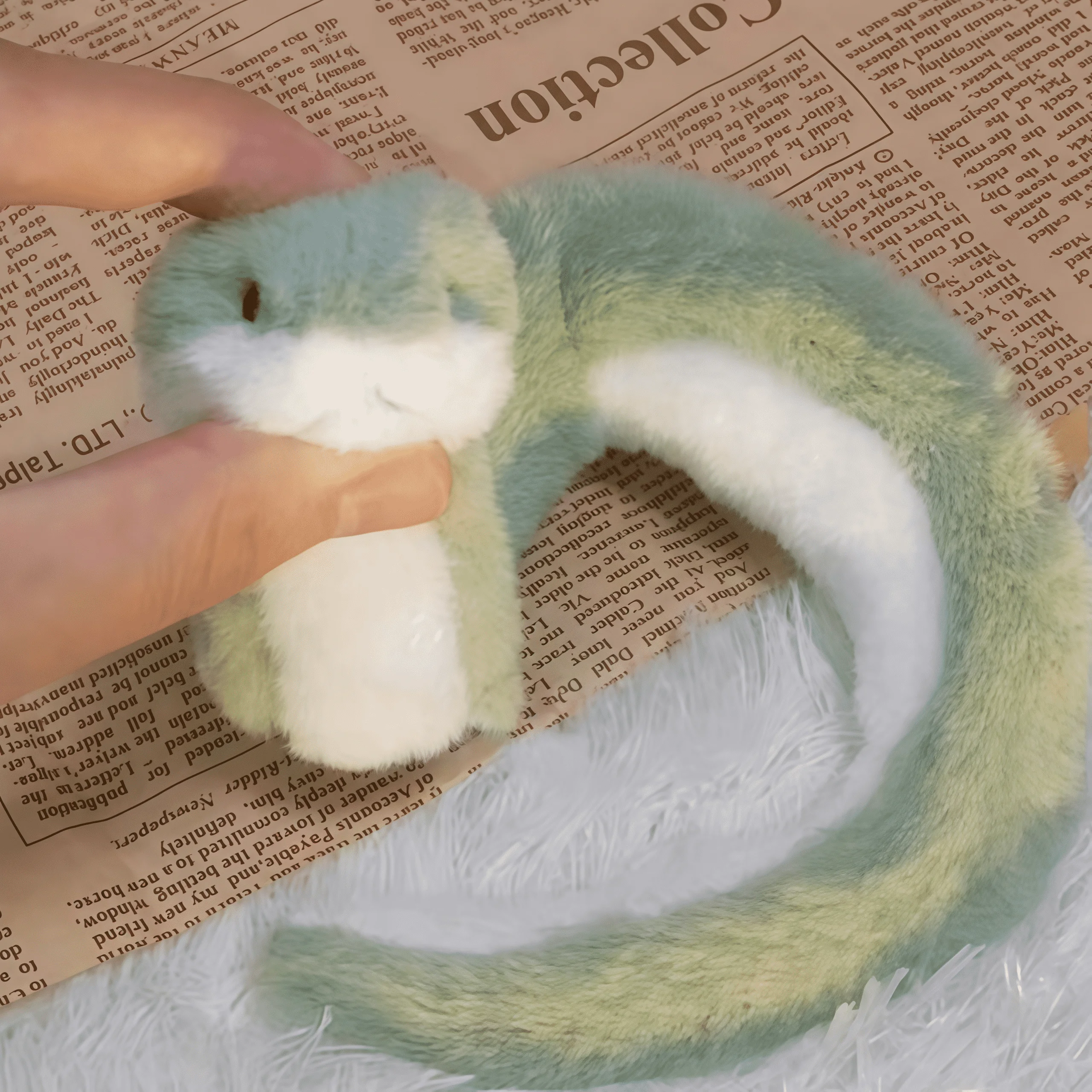 2025 Año de la serpiente de peluche, nueva muñeca creativa de mascota, un juguete de serpiente de peluche con formas libres cóncavas y convexas, regalos de cumpleaños