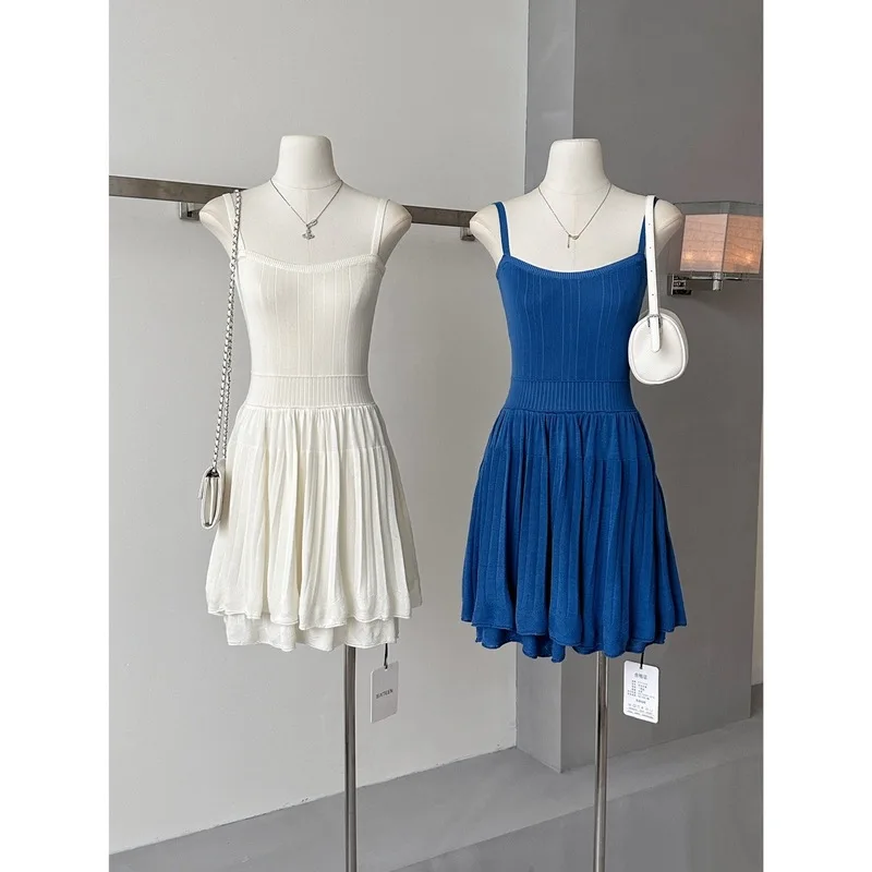 Mini abito estivo in maglia stile bambola con scollo rotondo e maniche corte