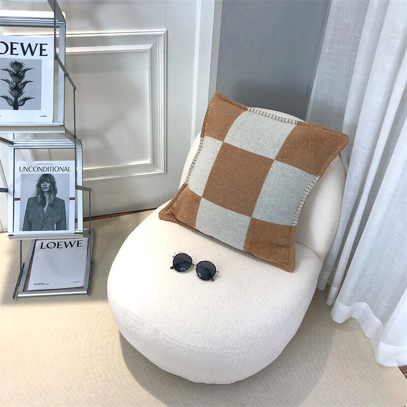 

50x50cm Minimalist Plaid Knit Faux Cashmere Body Pillow - Home Decoration Throw Pillow for Living Room & Bedroom Accent