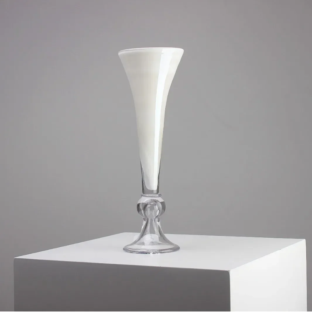 

CLL medieval white cloud neck vase, high-end slender ornament , wabi sandy hydroponics goblet flower device