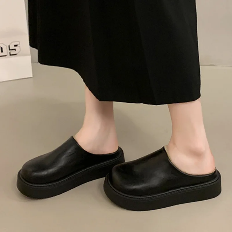 الشقق النساء البغال أحذية عادية موضة نعال من القطن 2025 شتاء جديد المنزل الثلوج الأحذية مريحة Slingback فستان دافئ Mujer Zapatos