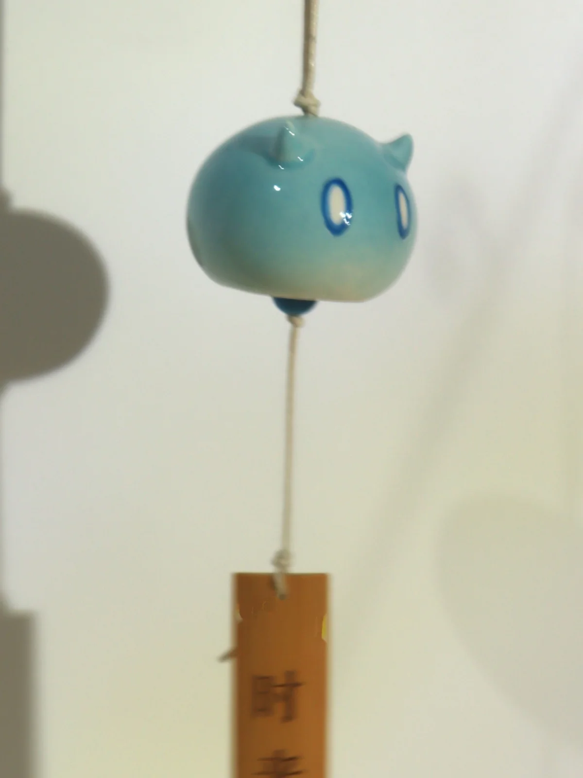 Genshin تأثير الوحل Kawaii ديكور معلق السيراميك الرياح الدقات في الهواء الطلق قلادة للسيارات غرفة المعيشة ديكور الهدايا