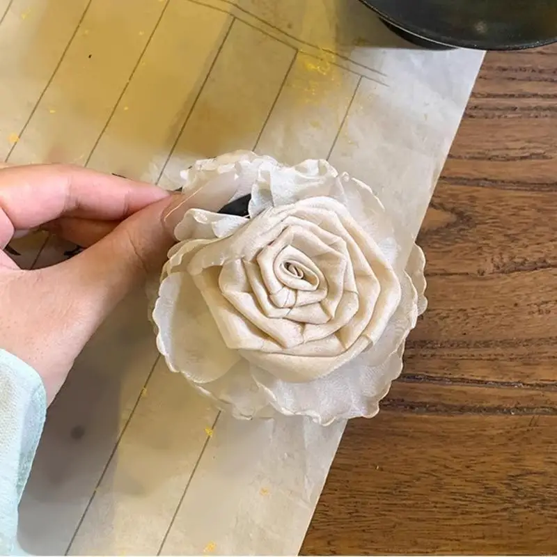 

Feminine Camellia Design Hair Clip Plastic Mesh Construction Strong Hold