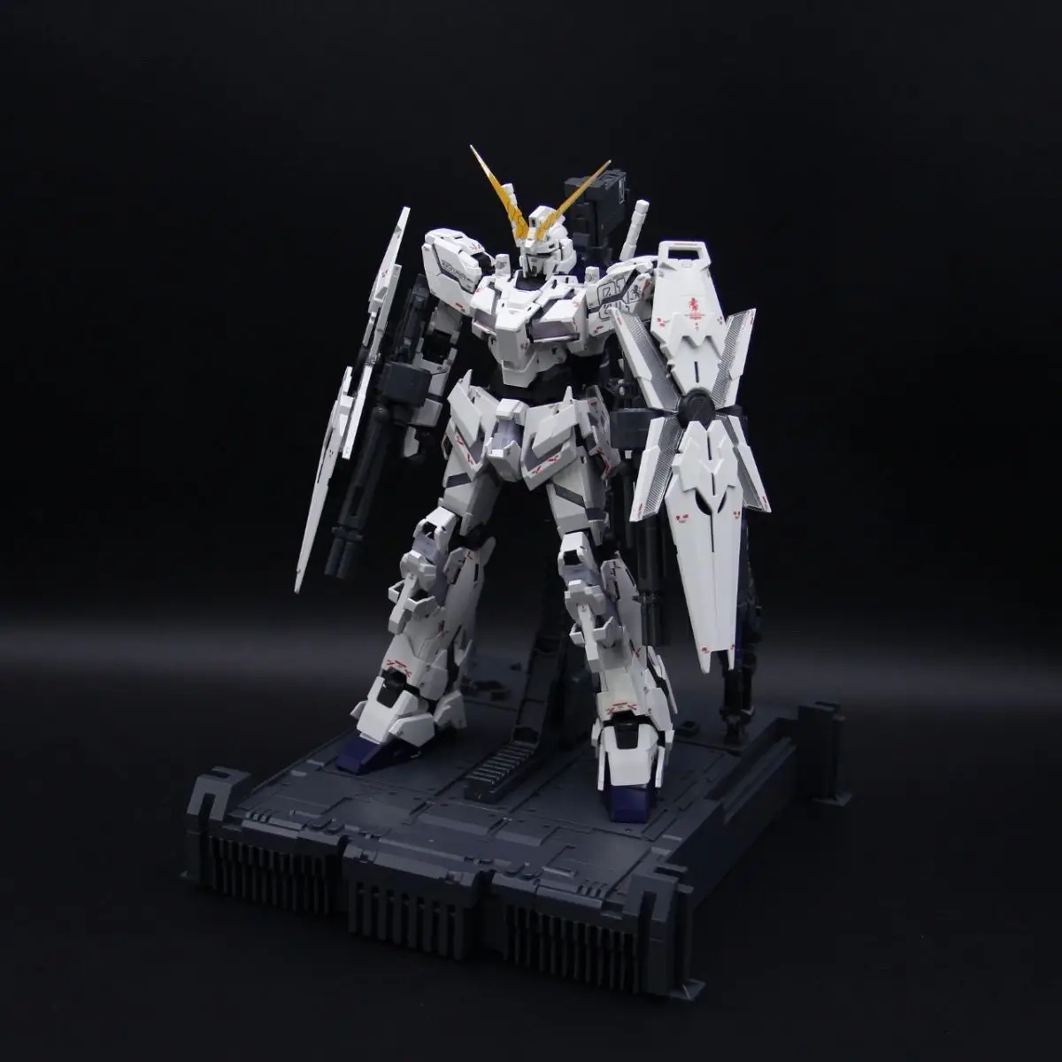 En Stock, modelo de bestia mítica Mg 1/100 unicornio 2201 Mgex Rx-0, Kit de modelo de ensamblaje, figuras de acción de Robot, regalos de navidad de plástico