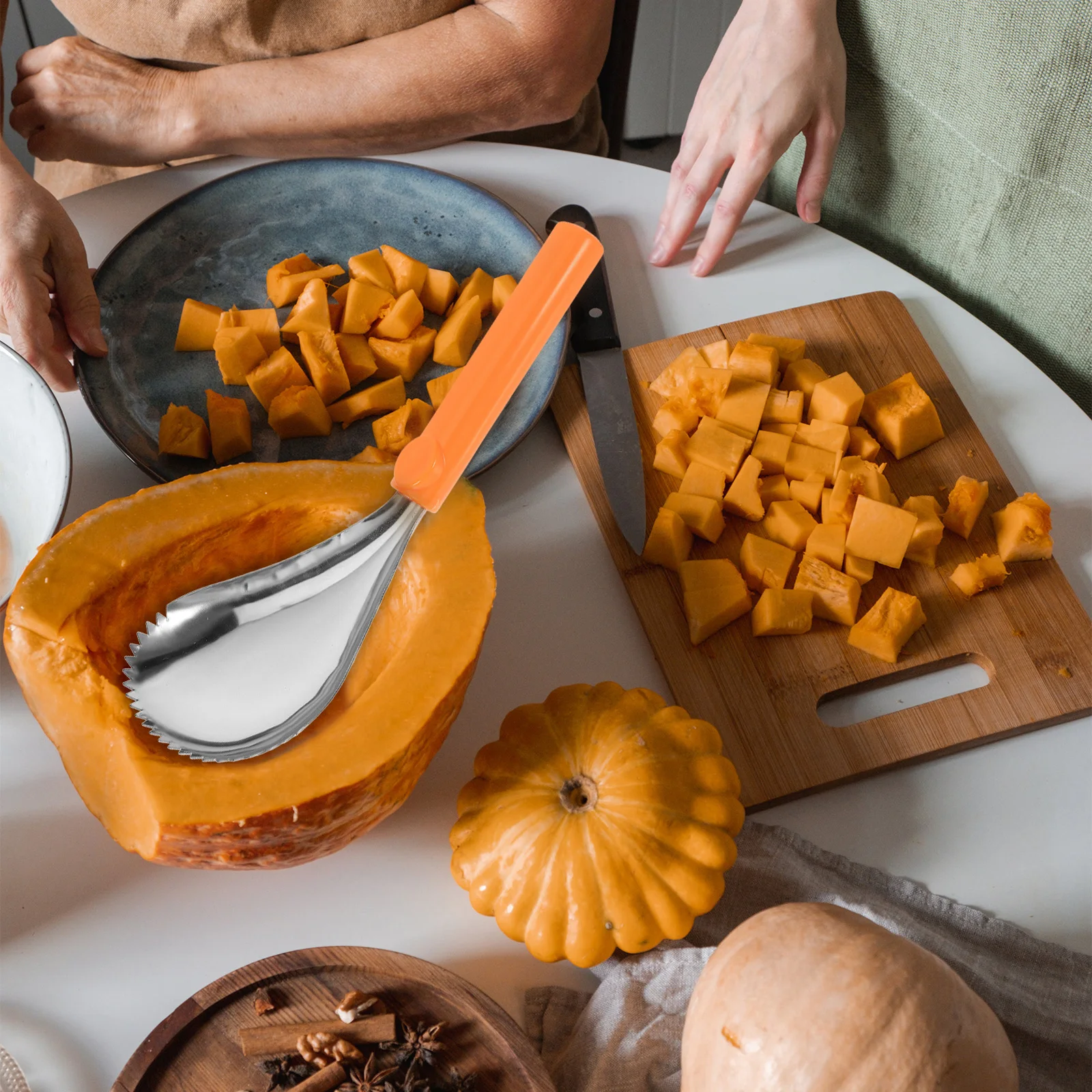 

2Pcs Stainless Steel Pumpkin Core Removers Serrated Edges Pumpkin Pulp Remover Kitchen Corer Scoop Fruit Tool