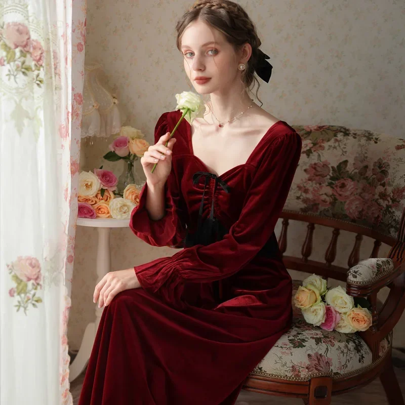 

Pleuche Velvet Long Robe Vintage Nightgown Women Autumn Winter Elegant Sexy Lowcut Velour Nightdress Nighty Sleepwear Home Dress