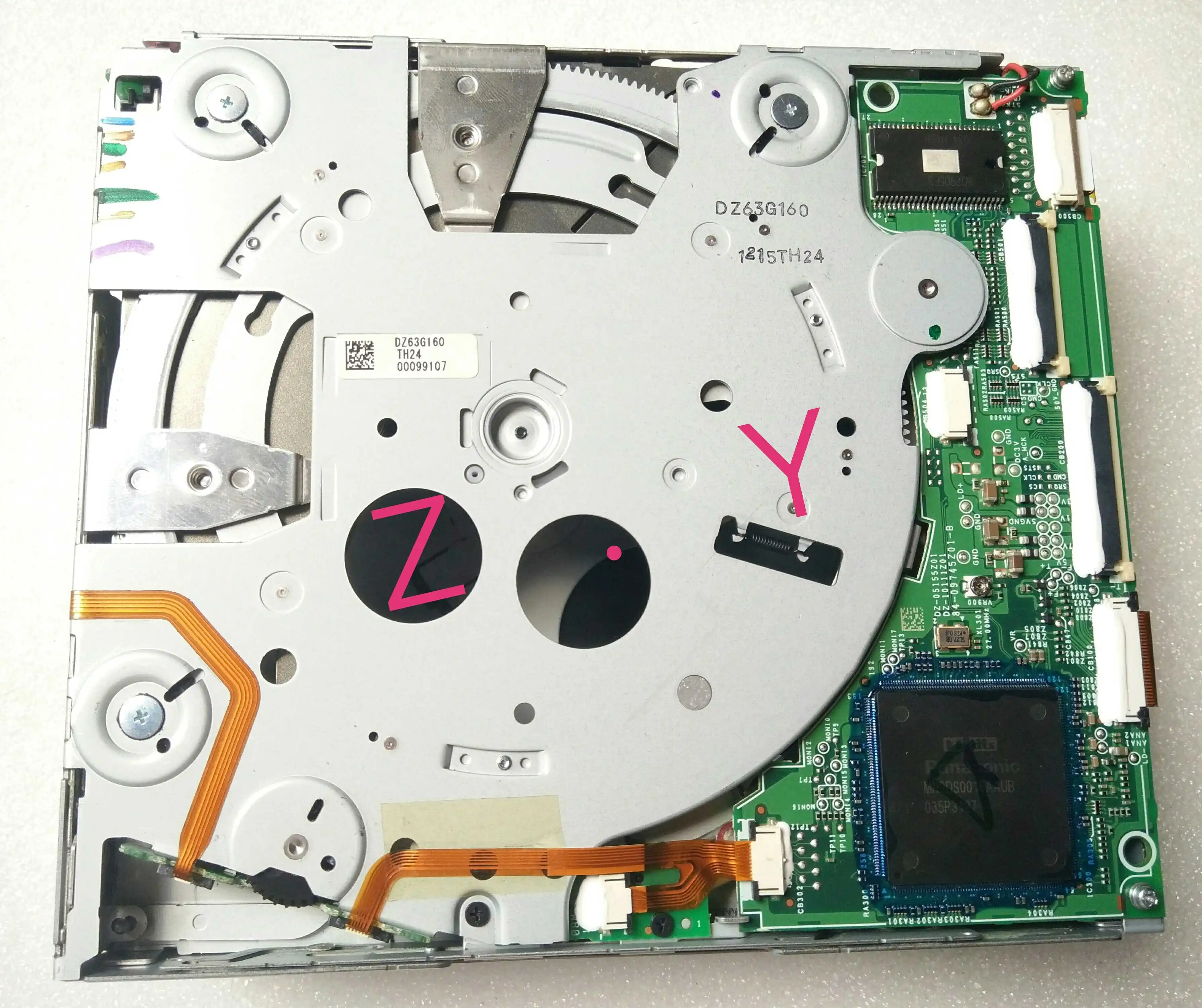 

For ALPINE for BMW 5/7 Series Mercedes Benz G-Class SLK M Class for Audi Acura Six Disc DVD Movement （Without Board）
