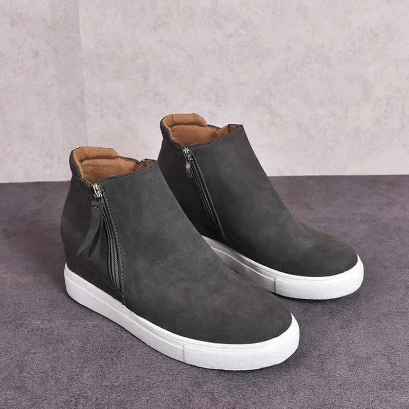 Nuove scarpe vulcanizzate da donna Scarpe sportive casual con zeppa con cerniera laterale alla moda Punta tonda Tacco medio Aumento interno Scarpe