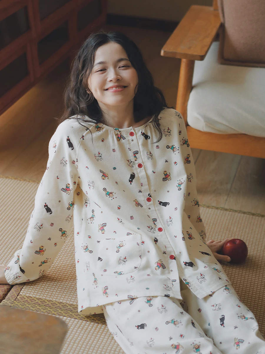 

Хлопковый фланелевый домашний костюм с длинными рукавами и мультяшным принтом для женщин: мягкий, удобный комплект из чистого хлопка на все сезоны