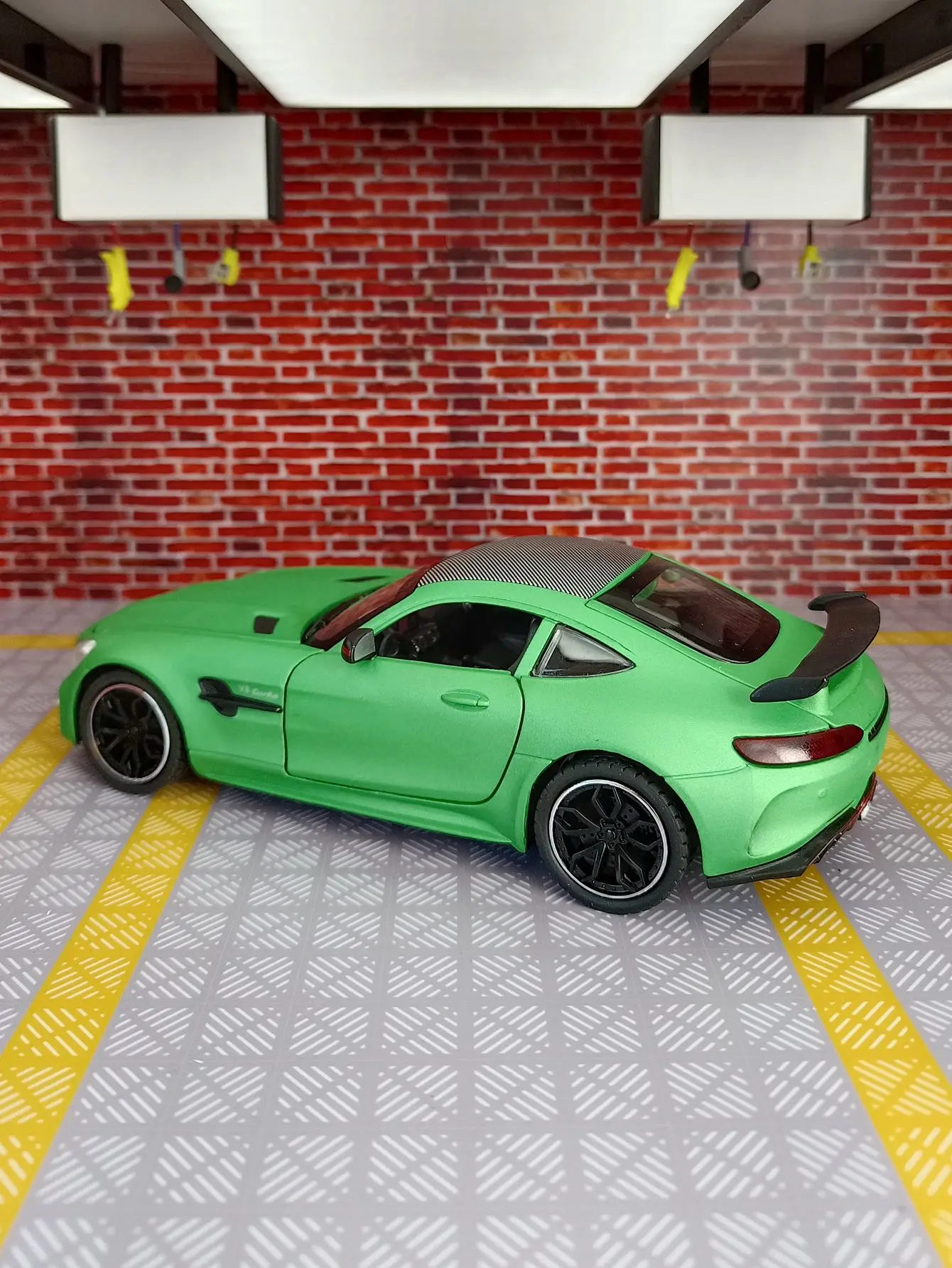 1:24 Benzs AMG GT modelo de coche de aleación colección de adornos puertas y tapas de motor el maletero se puede abrir para coches de juguete para niños
