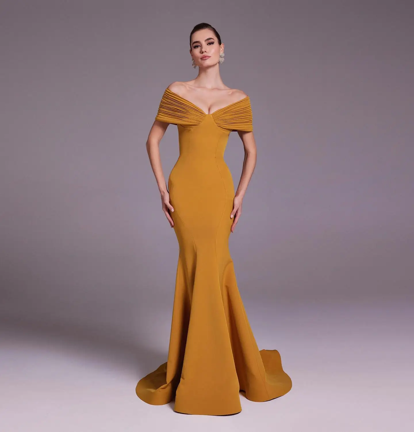 

Customized Graceful Mermaid Off the Shoulder Short Sleeves Evening Dress Temperament Zipper Back Pleats Vestido De Noche