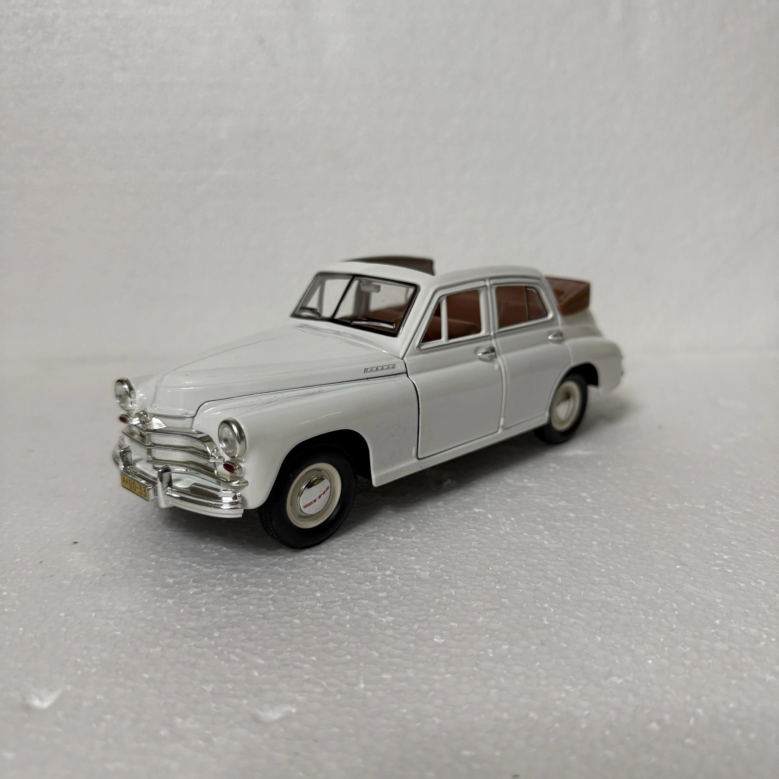 

ROAD 1:24 Gaz M20 Pobeda Alloy Car Diecasts & Toy Vehicles Car Model Miniature Scale Model Car For Children Out of print