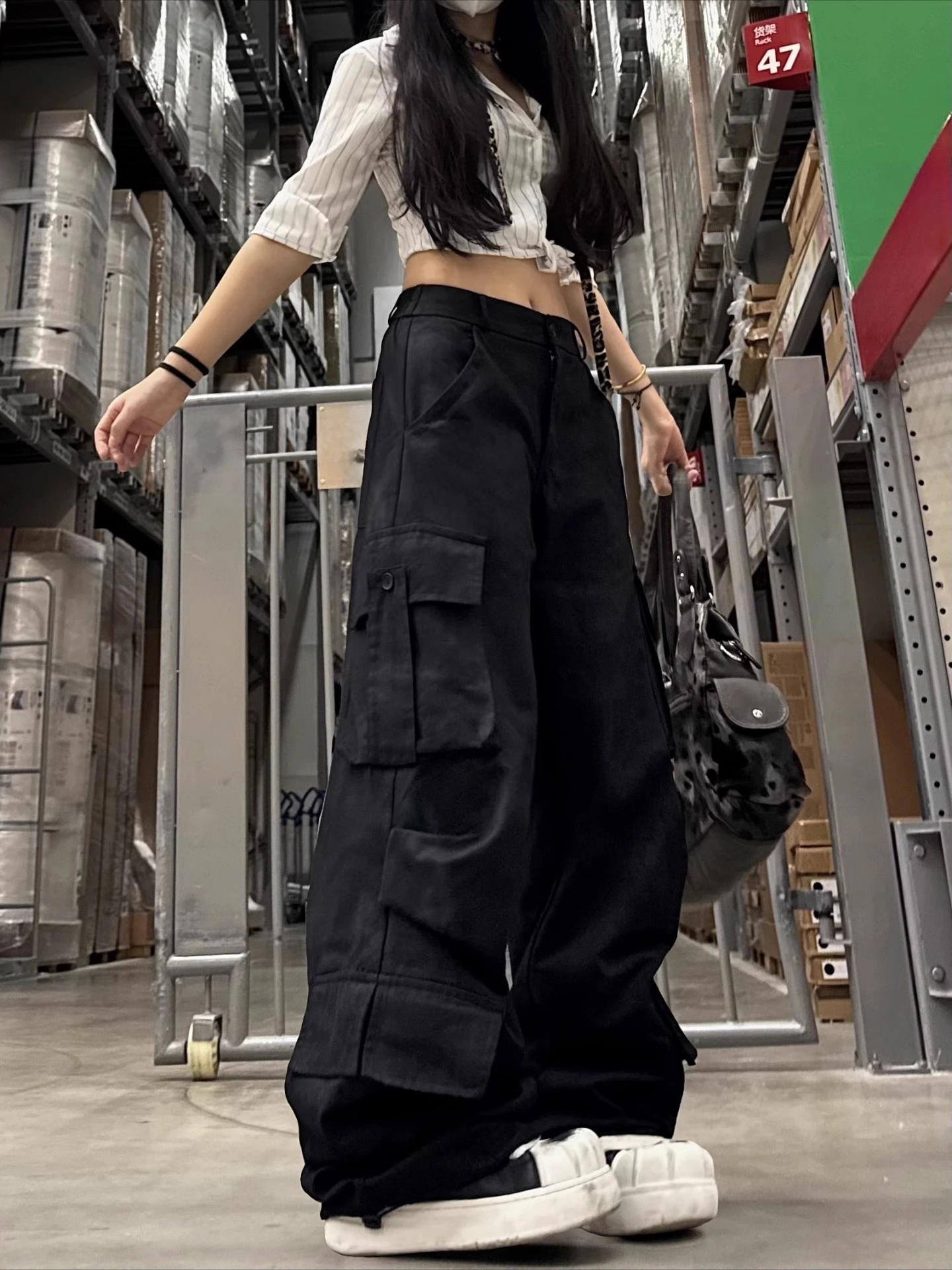 Spring and Autumn New Women's Pants, Khaki Multi Pocket Straight Leg Trendy Work Pants