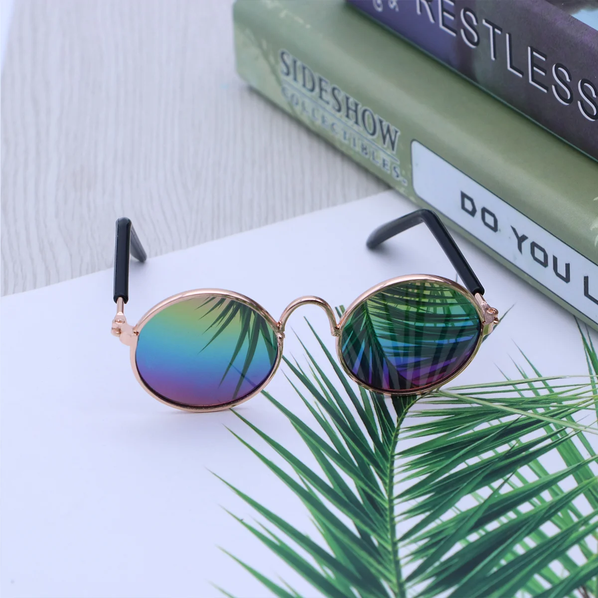 

Pet Sunglasses for Small Dogs and Cats Metal Frame Uv Protection Fashion Eyewear Photography Accessory Blue-Green