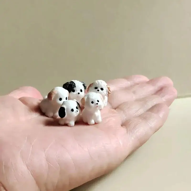 Casa de muñecas en miniatura, decoración de jardín de hadas para cachorros, animales de dibujos animados de resina Kawaii, perro blanco para decoración de casa de muñecas, juguetes de regalo, 5 uds.