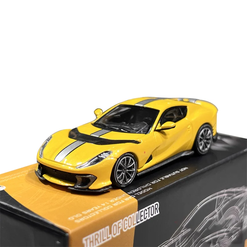 TOC 1:64 812C Competizione FE812C Modelos de coches fundidos a presión