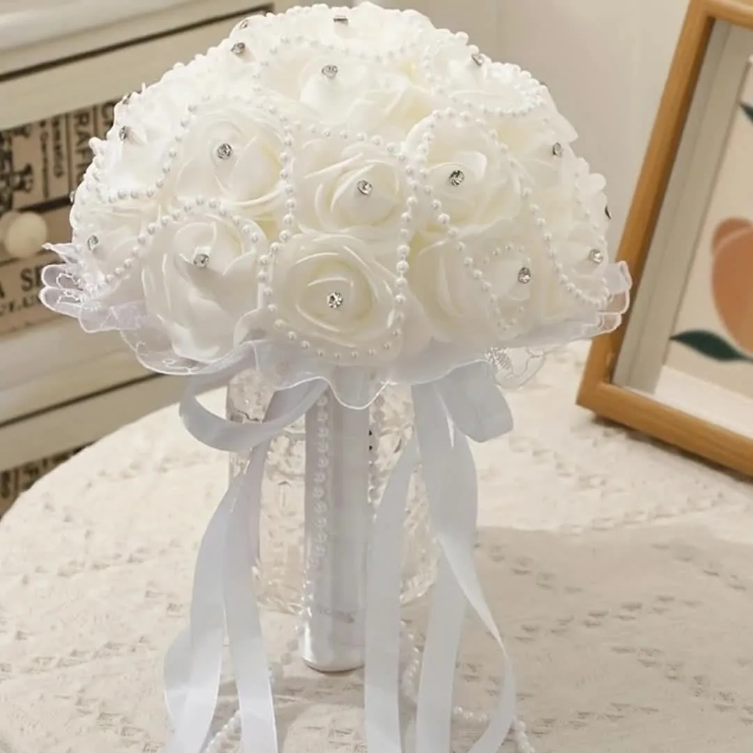 Bride's wedding bouquet, romantic floral design suitable for various wedding styles, light and elegant, a moment of happiness