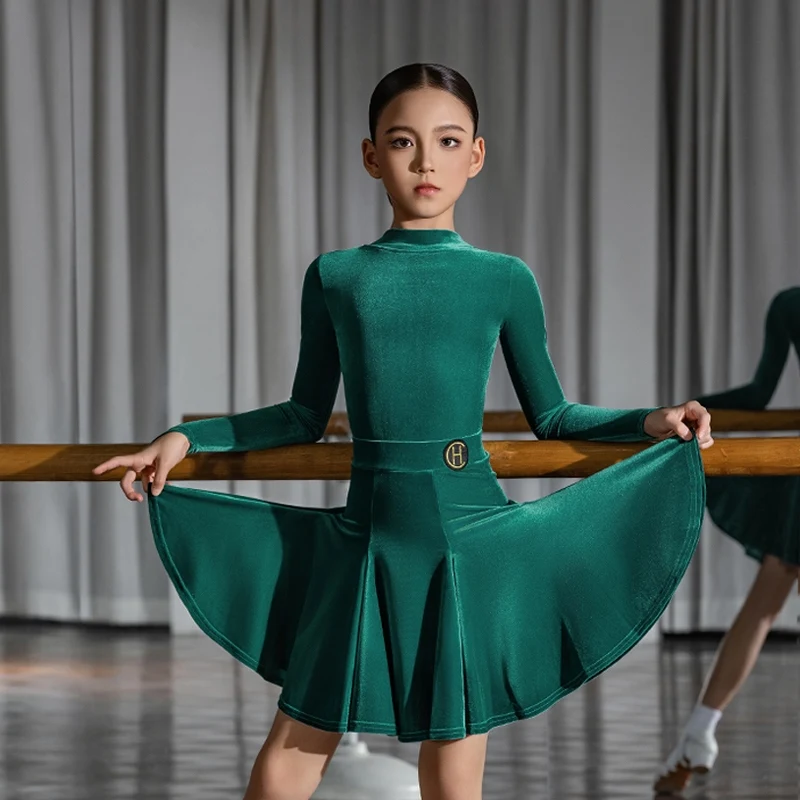 Nuevo traje de regulación de competición de baile latino para niñas, vestido de terciopelo verde, trajes de actuación divididos, Ropa de baile de Tango Rumba DN21638