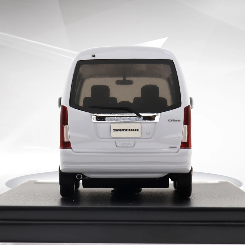 Modello in resina Auto Scala 1:43 SAMBAR VAN Dias (2011) Veicoli Alta Simulazione Modello di Auto Giocattoli Da Collezione Ornamenti Per I Ragazzi Regali