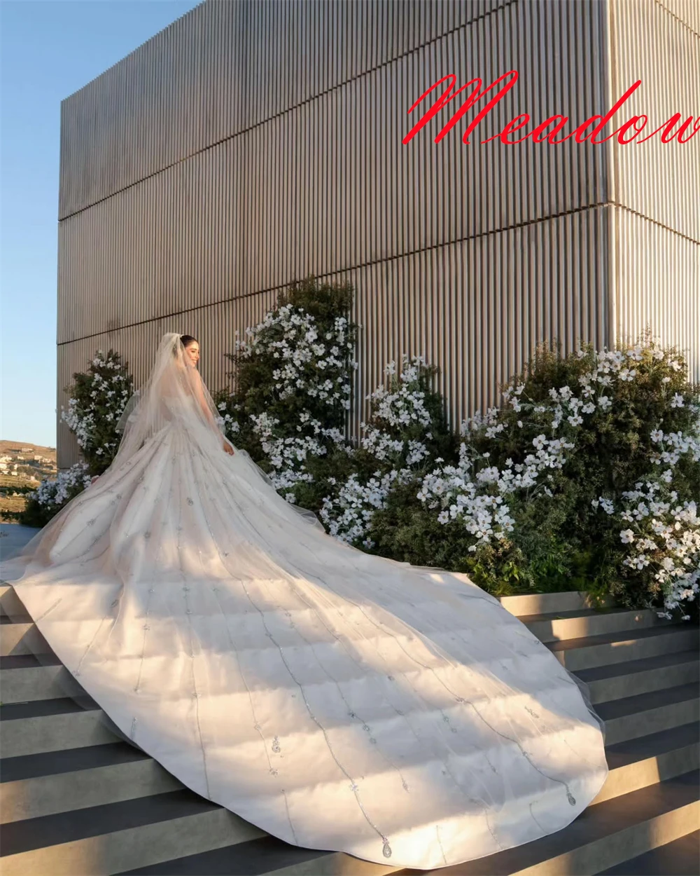 Customized Exquisite White Satin Bridal Gowns High Quality Strapless Sleeveless Wedding Dress Chapel Train Open Back Dress