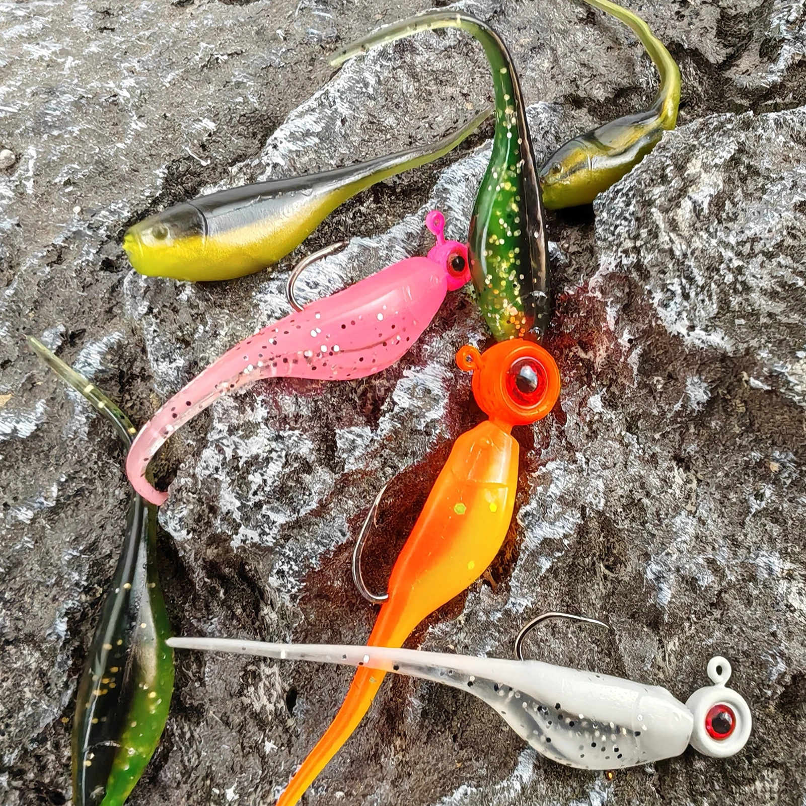 شحن فيشر 140 قطعة/صندوق كرابي سويم متذبذب مع خطافات تهزهز، 5 سم 0.9 جرام طعوم صناعية ناعمة للبطن الكبير، مجموعة طُعم دودة تادبول #4