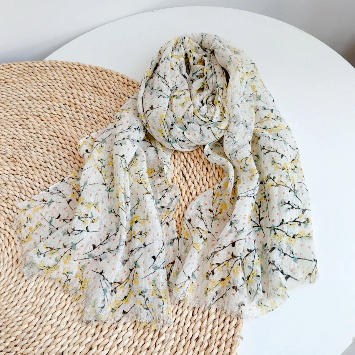 

Шарф женский льняной цветок длинный дышащий летний солнцезащитный шарф на шею дышащий аксессуар на весну и осень