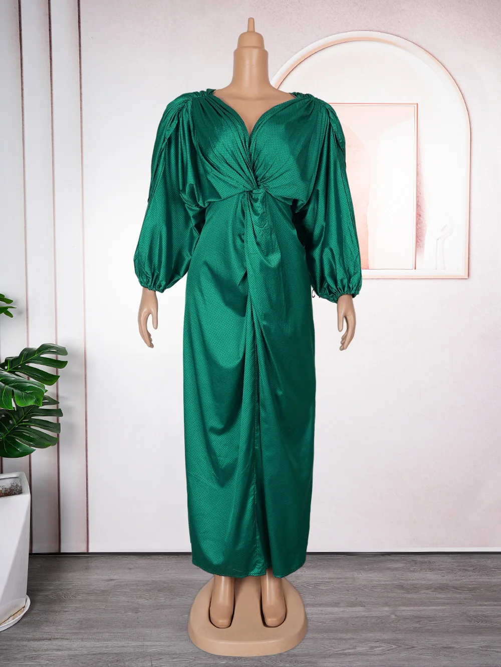 

Abayas For Women Dubai 2025 African Muslim V-Neck Fashion Dress Caftan Marocain Evening Party Dresses Boubou Robe Djellaba Femme